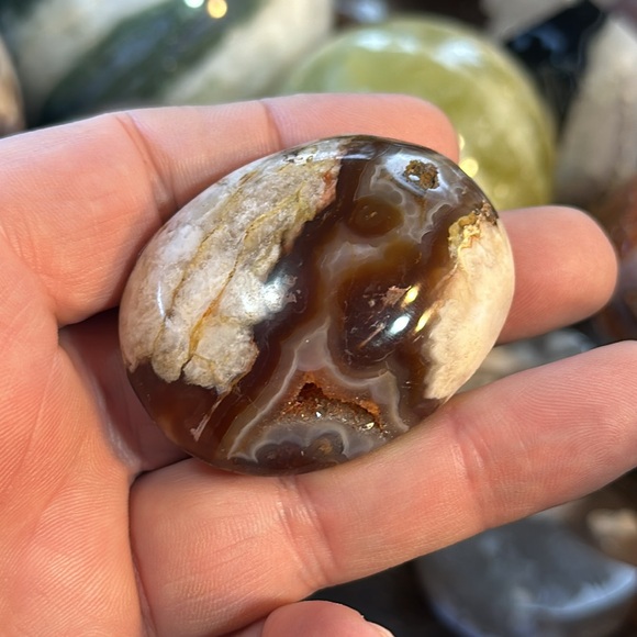 🎄SALE🎄Flower Agate Crystal Palms! - Picture 3 of 10